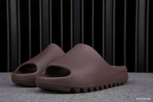 Yeezy Adidas Slide G55495 Soot 0630